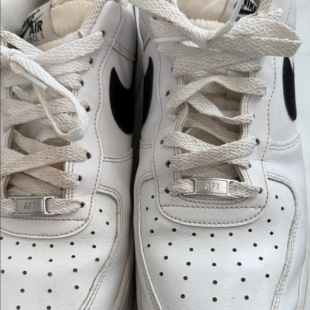 Nike Air Force 1 '07 sneakers in white and black men’s 10.5
